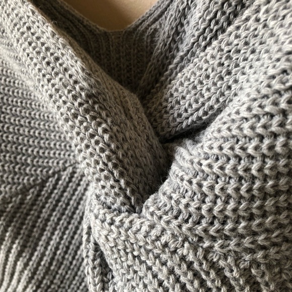 Twist Back Sweater - Picture 7 of 8